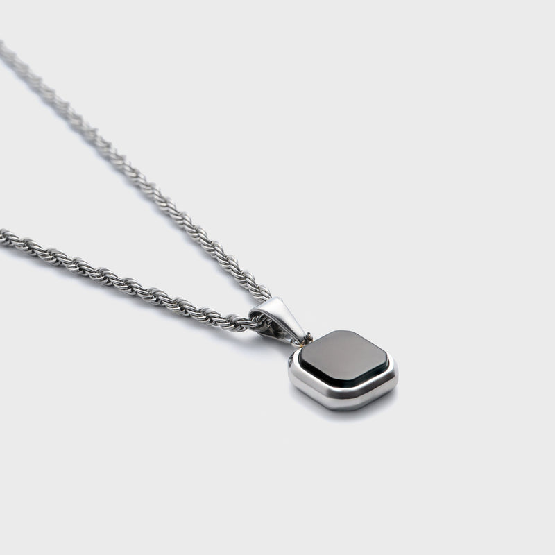 Shown on 3mm Rope chain, detail