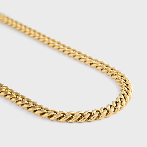 Cuban chain gold 8mm side shot on grey background
